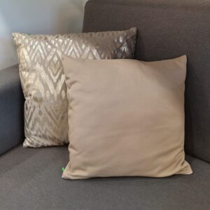 Set 2 cuscini arredo oro e beige