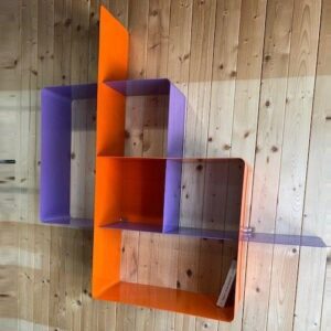 Libreria Mondrian sospesa - colori arancione e viola